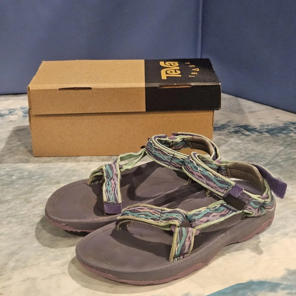 Teva Hurricane XLT Kids Girls Size 2‎ Outdoor Hiking Sport Sandals Purple